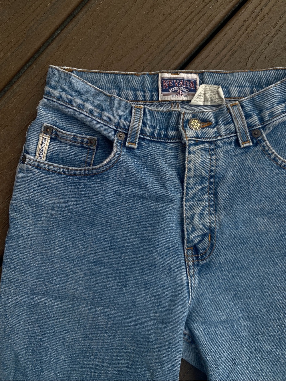 Vintage Made in Canada Nevada Women’s Skinny Jeans in Medium Blue leather patch